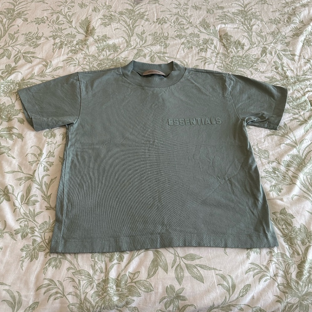 Fear Of God Essentials Cropped T-Shirt